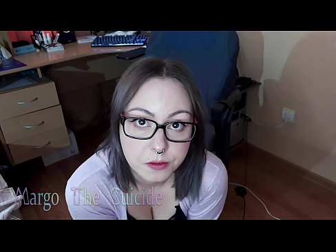 ❤️ Sexig tjej med glasögon suger Dildo djupt på kamera ❤❌ Rysk porr at us ❌❤