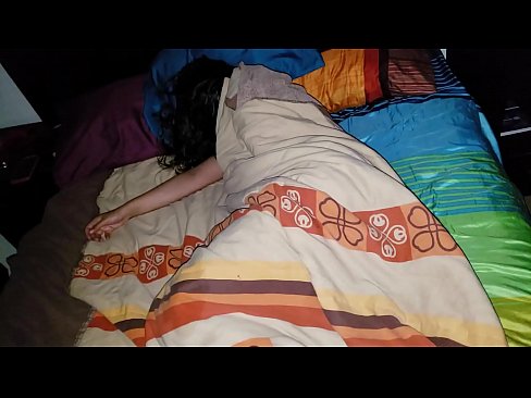 ❤️ Styvbarn som skäller ut sin unga styvmor medan hon sover. ❤❌ Rysk porr at us ❌❤